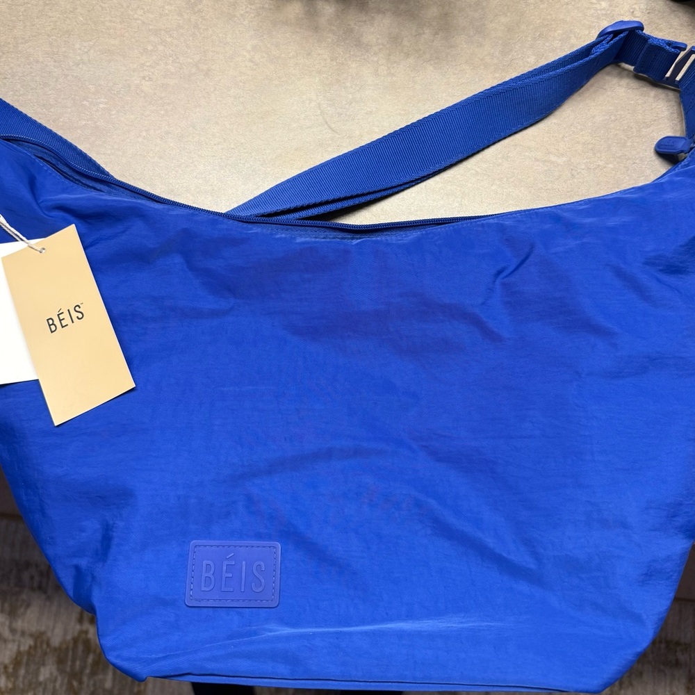 BÉIS Crescent Catchall in Colbalt Blue tote bag